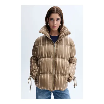 Kadın Kahverengi Çizgili Dik Yaka Puffer Mont
