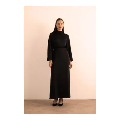 Aker Siyah Kemeri İşlemeli Kolları Bol Abiye Elbise
