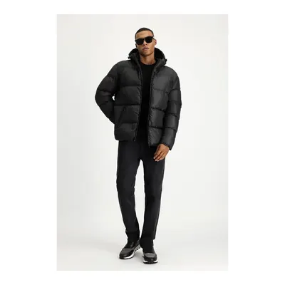 Siyah Slim Fit Dar Kesim Kapüşonlu Spor Şişme Mont