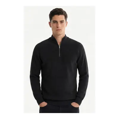Siyah Slim Fit Fermuarlı Yarım Balıkçı Yaka Triko Kazak