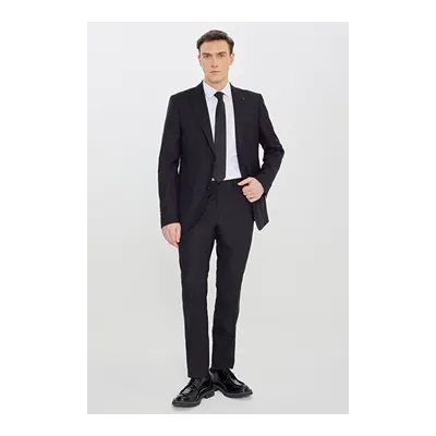 Slim Fit Kırlangıç Yaka Çizgili Esnek Siyah Takım Elbise