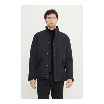 Standart Fit Normal Kesim Dik Yaka Kapaklı Yan Cepli Overcoat Siyah Mont