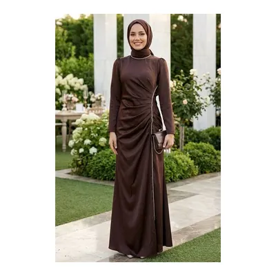 Neva Style Drape Detaylı Koyu Kahverengi Tesettür Saten Abiye Elbise